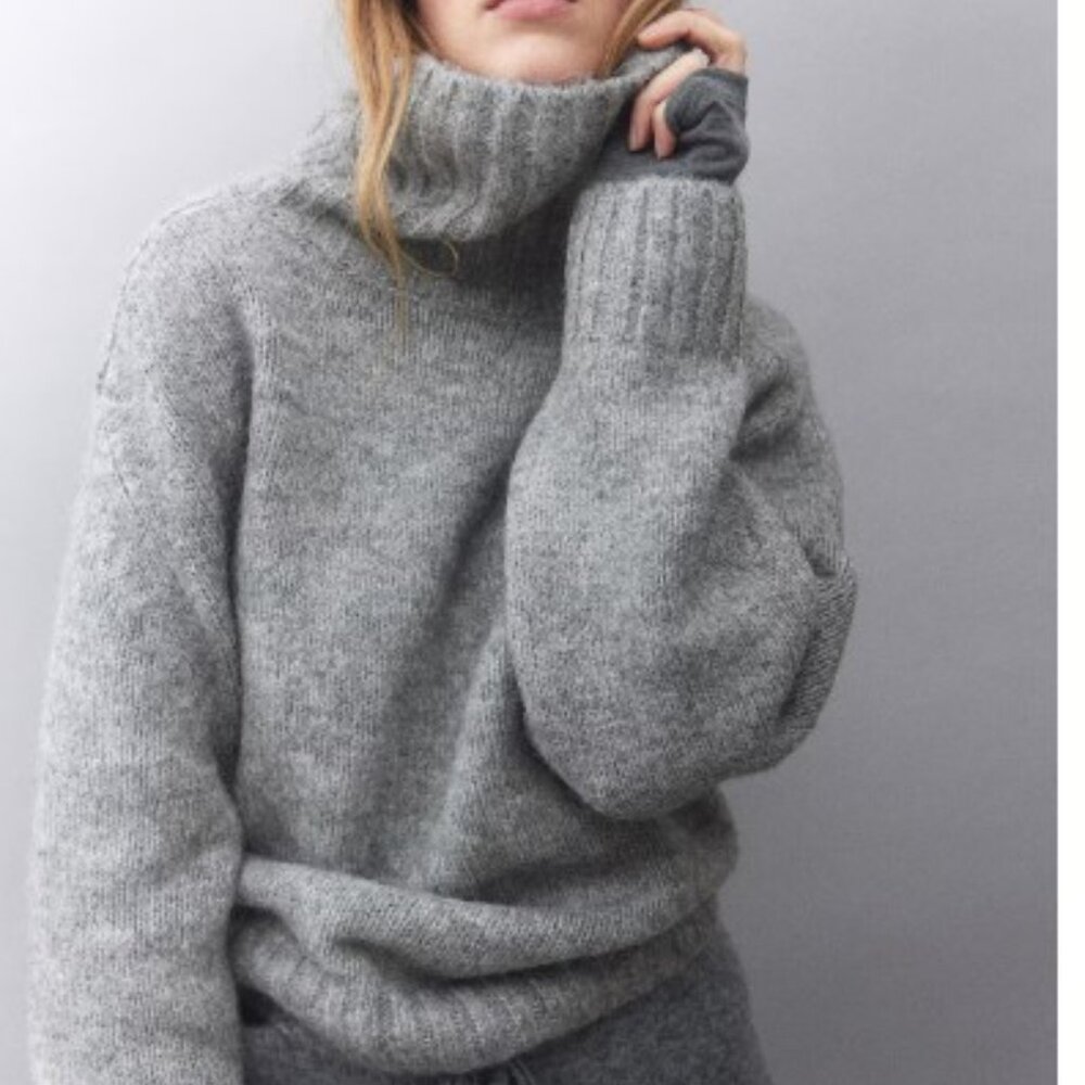 H&M Oversized Turtleneck Sweater - Size M, Gray Melange